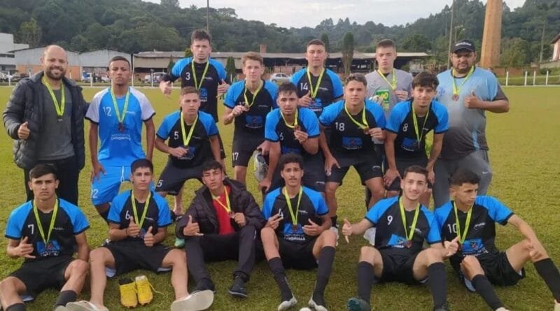 Equipe de futebol de Canoinhas se classifica para a próxima fase dos