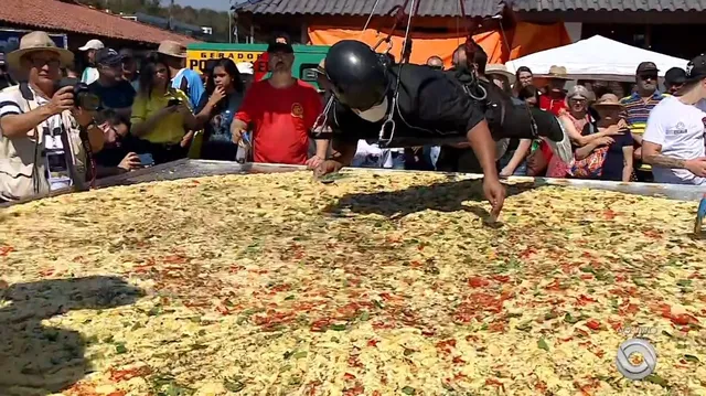 Vai um pedaço aí Município gaúcho quer bater recorde de maior pizza do